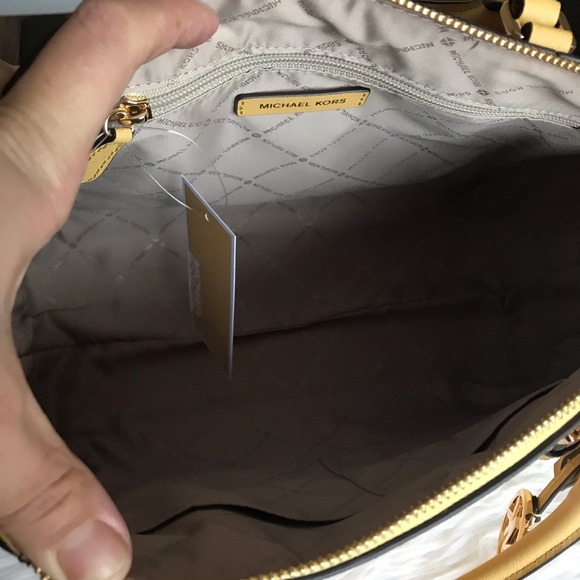 Michael Kors Large Ciara Satchel Bag - Picture 6 of 8